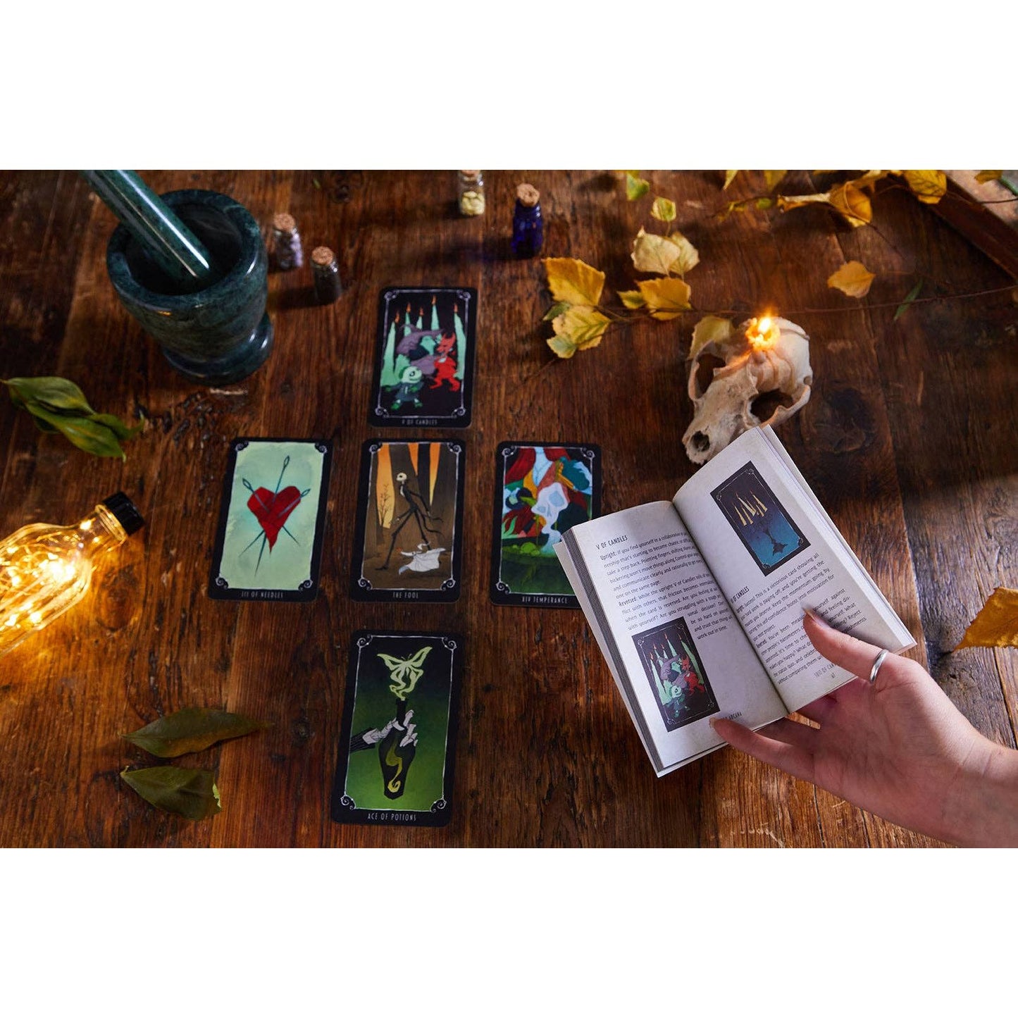 Nightmare Before Christmas Tarot Deck and Guidebook – Disney 78 Card Tarot Set