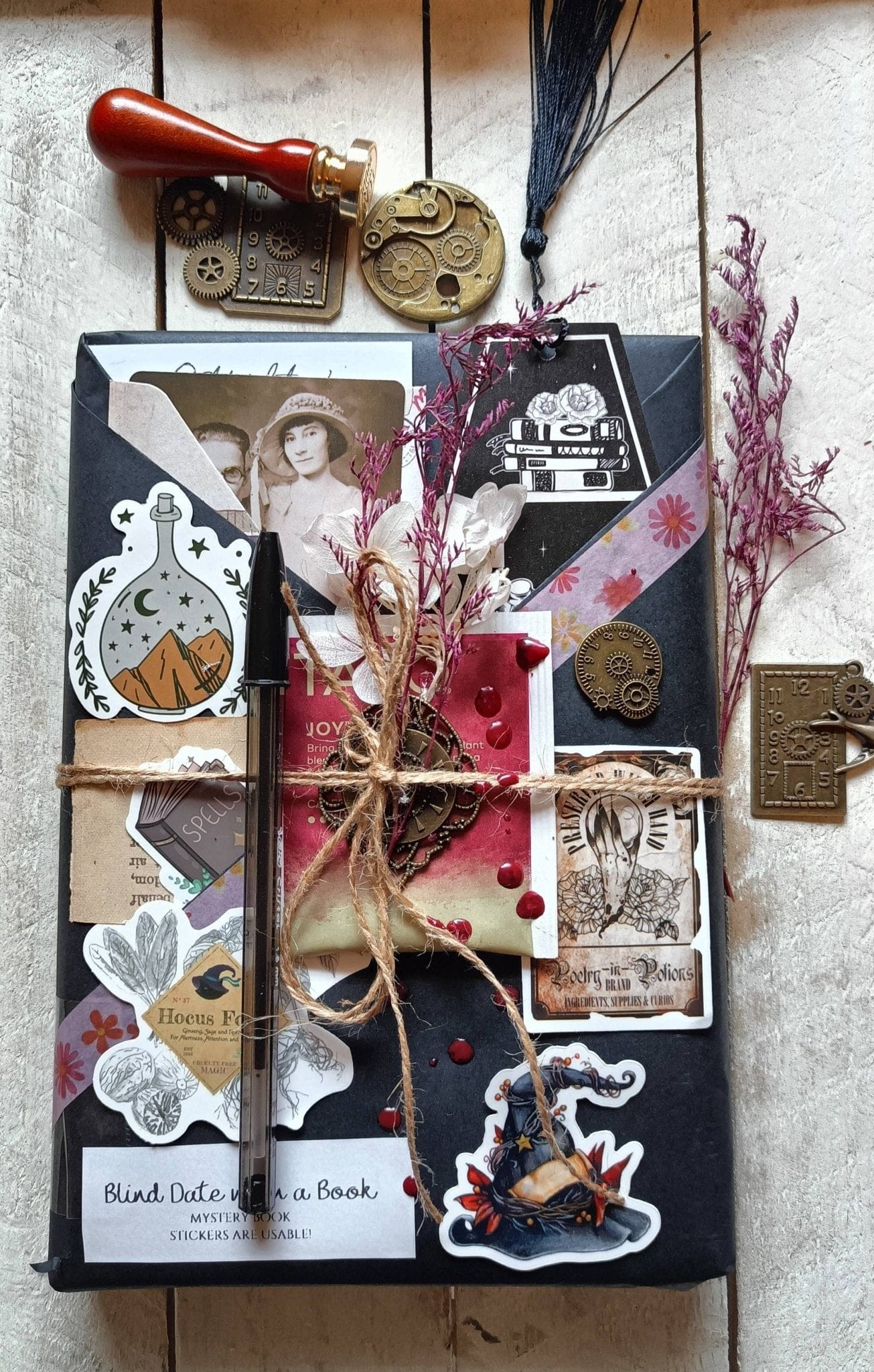 Gothic | Witchy Style | Vintage | Blind Date with a Book Gothic | Witchy Style | Vintage | Blind Date with a Book